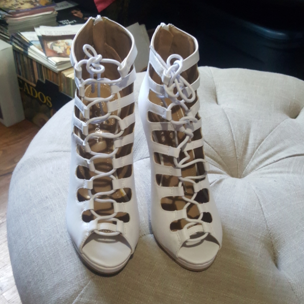 Shoes - Picture 2 of 4